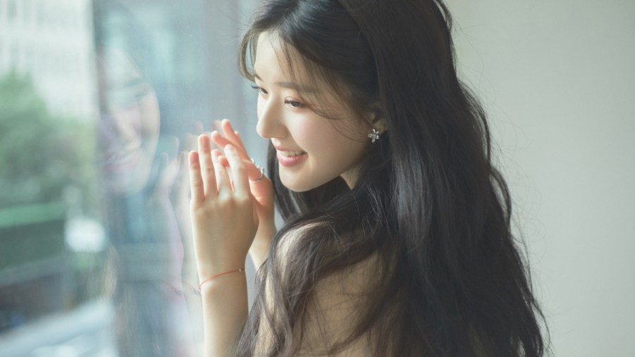 陈思思献唱《上了油画的女人》优美柔情堪称《雨巷》音乐版