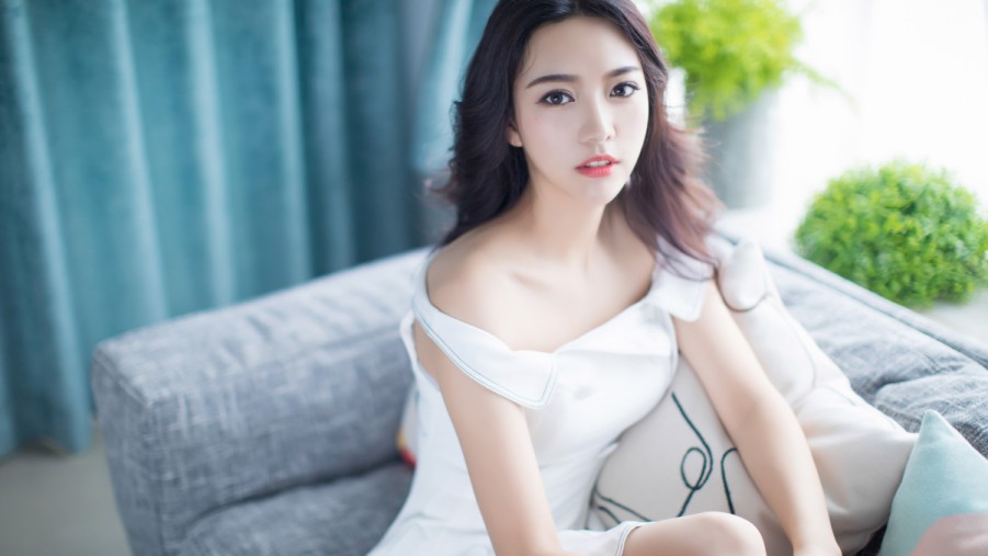 陈思思献唱《上了油画的女人》优美柔情堪称《雨巷》音乐版