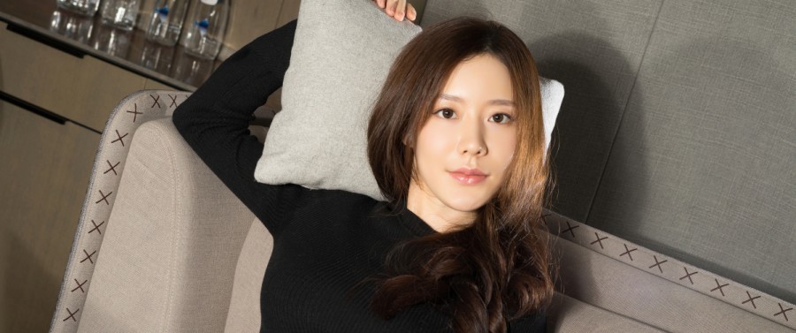陈思思献唱《上了油画的女人》优美柔情堪称《雨巷》音乐版